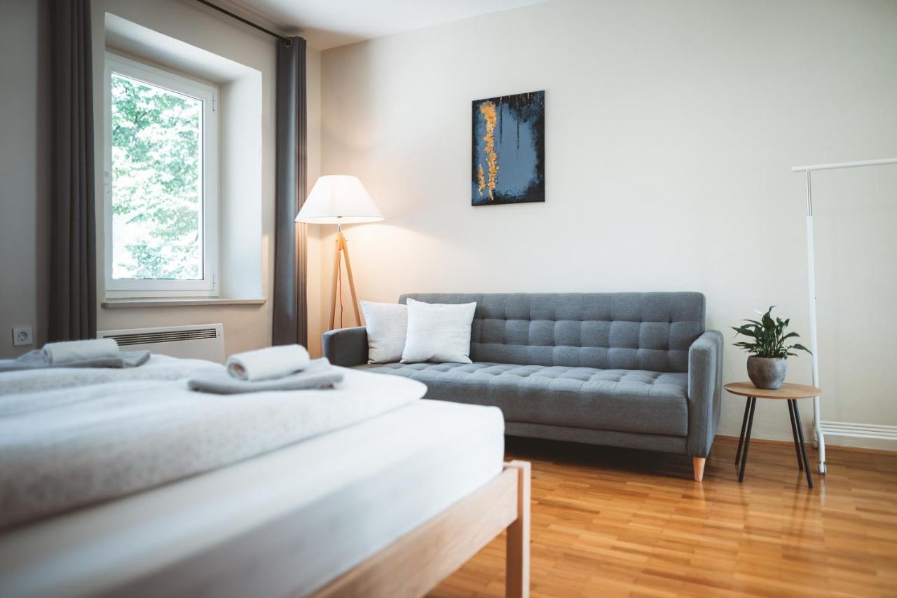 ログ・ポット・マンガルトン Gorska Roza Bed & Breakfast エクステリア 写真