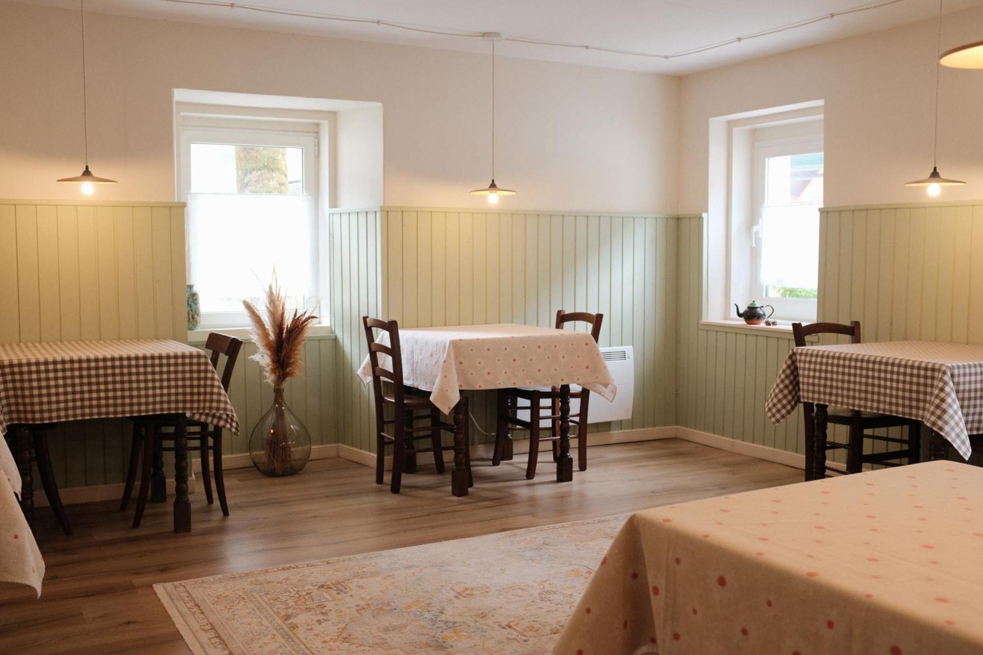 ログ・ポット・マンガルトン Gorska Roza Bed & Breakfast エクステリア 写真